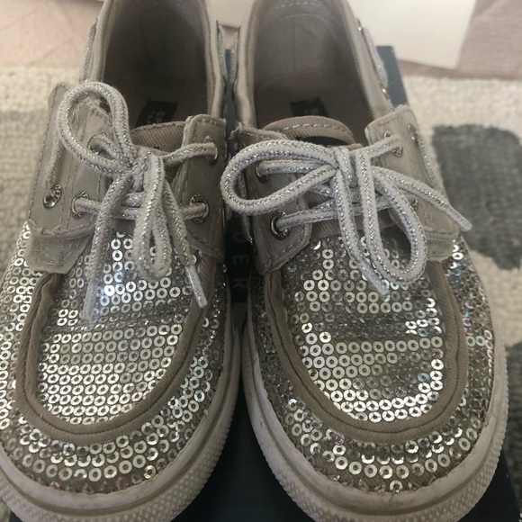 Girls sliver sparkle Sherry shoes size 10 1/2 - Picture 2 of 4